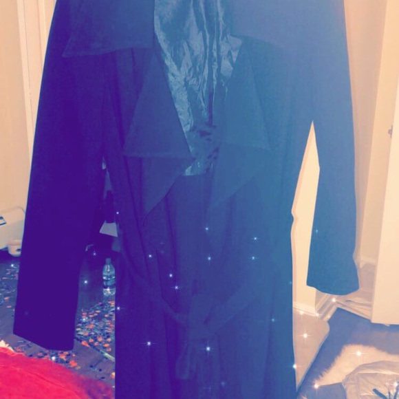 Black Trench coat with waist tie - Picture 6 of 8
